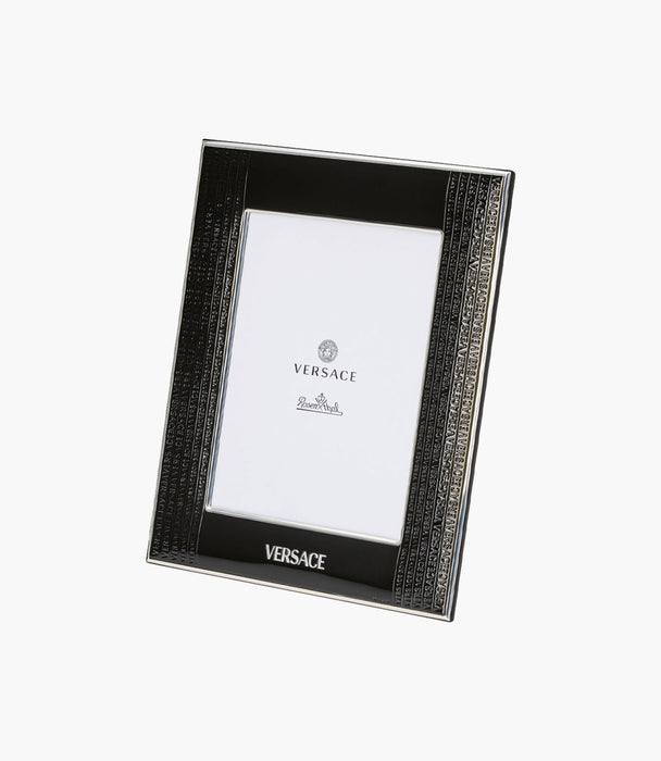 VHF10 Black-Black Picture Frame 20x25