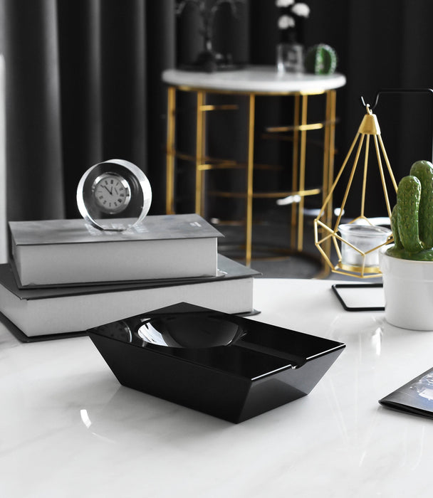 Kiyara Crystal Glass Ashtray Black 20x13x5cm - Roomours UAE
