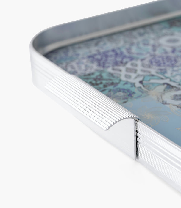 صينية بلو تايلز ألمنيوم بزخارف ملونة وإطار فضي