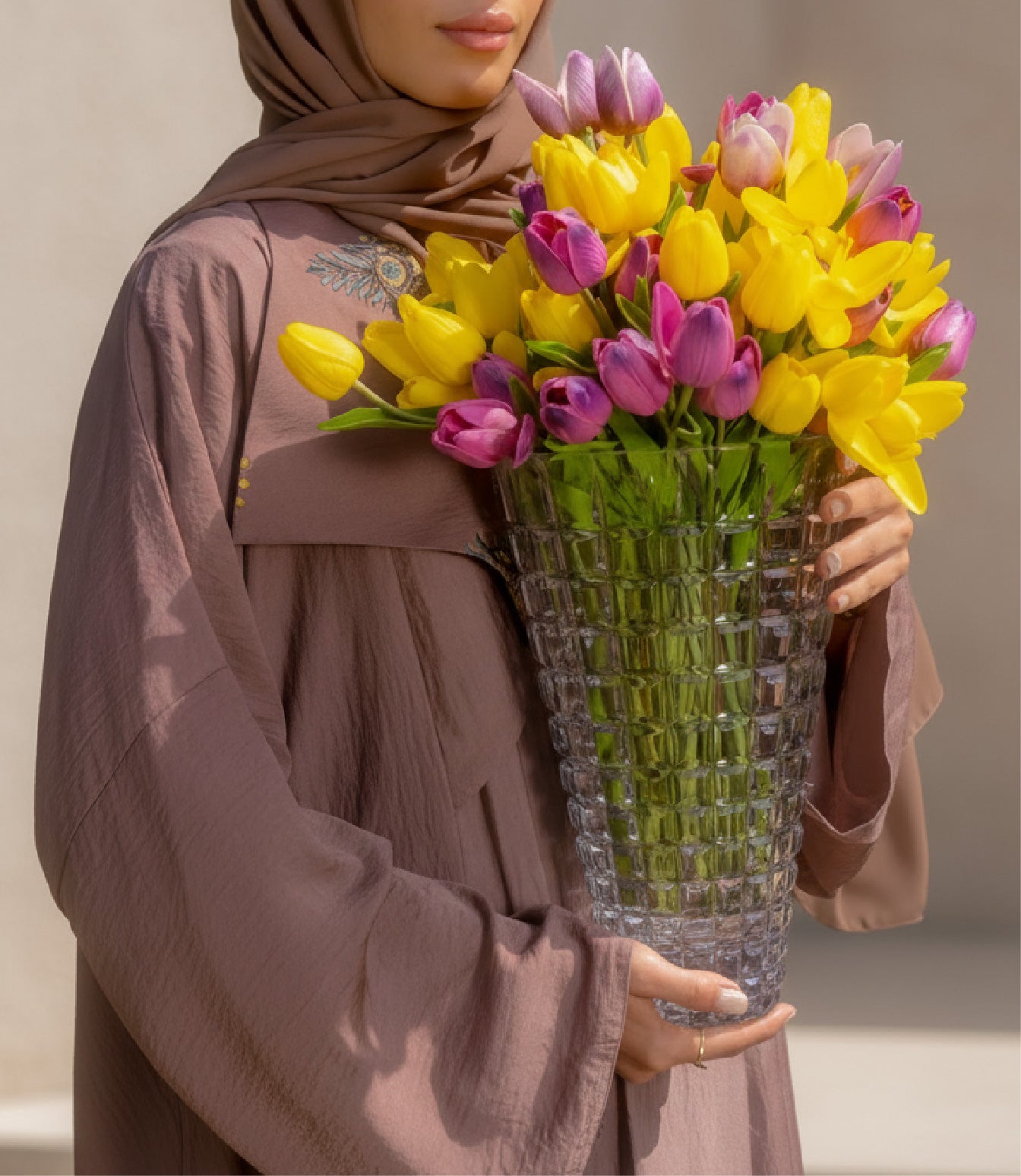 Vases & Bowls - Roomours UAE